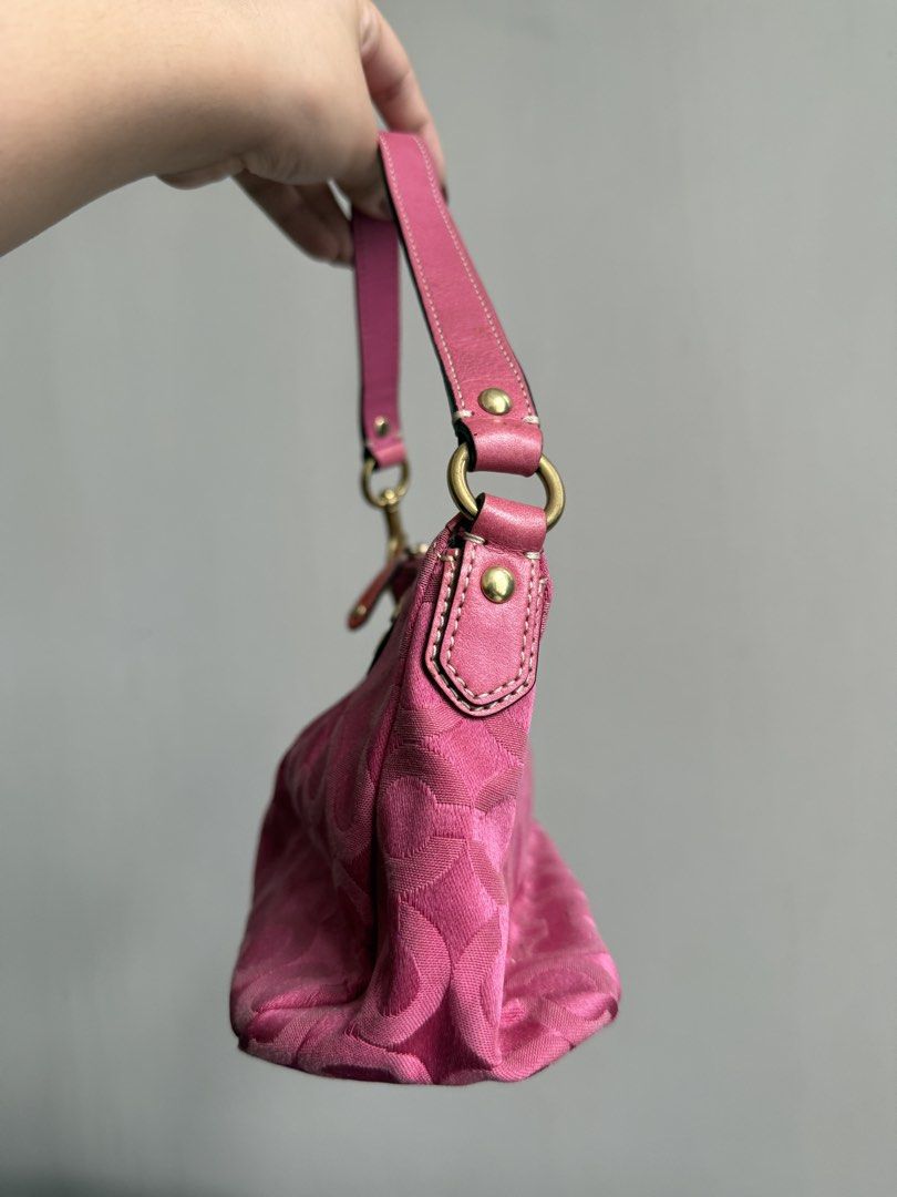 Authentic Vintage Coach Pink Handbag (Category: Luxury Bags & Wallets) located in Makati City. Submitted by ll.archives (Listing ID 1423472916, Image 3). Description: - Authentic Coach handbag - Pink with signature pattern - Working Zip closure Flaw: Inner tag (Inside bag) .