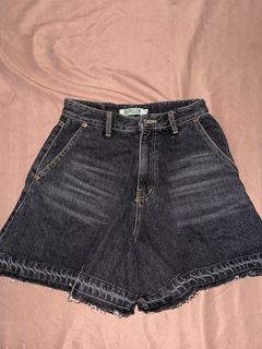 (Category: ) located in . Submitted by mmm.g (Listing ID 1423525547, Image 1). Description: .