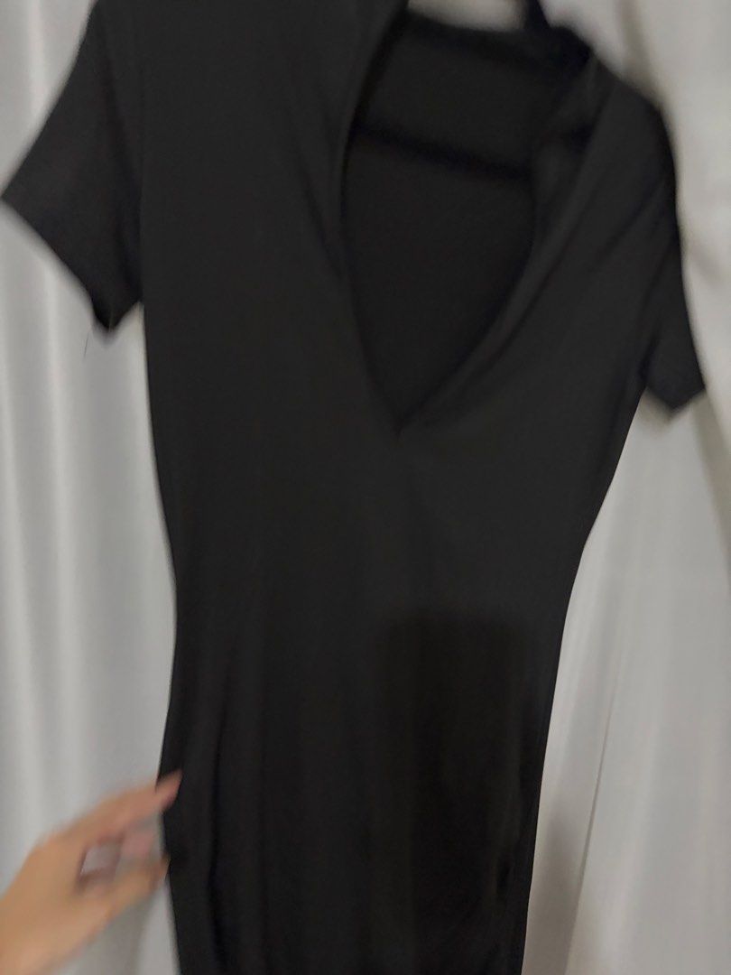 Black Maxi Dress with Keyhole Neckline (Category: Dresses) located in Quezon City. Submitted by _shopmeg (Listing ID 1423596132, Image 3). Description: - Black maxi dress - Keyhole neckline - Short sleeves - Fitted silhouette - Side ruching detail - Ideal for evening events - Smooth, stretchy fabric.