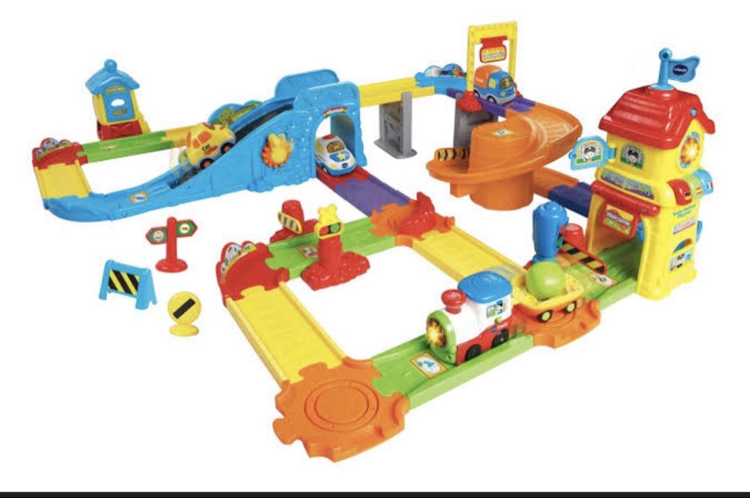 Bundle VTech Go! Go! Smart Wheels Train Set, v tech Tree house, vtech police headquarters train set etc (Category: Infant Playtime) located in Pasig City. Submitted by gel14 (Listing ID 1423474592, Image 3). Description: 🌈 Original VTech Toddler Playset Bundle (Educational Toys) Selling 100% Original VTech toddler playsets – colorful, interactive & educational. 🧩 Includes: • Treehouse playset • Mini houses & buildings • Slides & ramp tracks • M