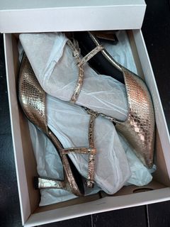 (Category: ) located in . Submitted by treasures (Listing ID 1423528856, Image 1). Description: .