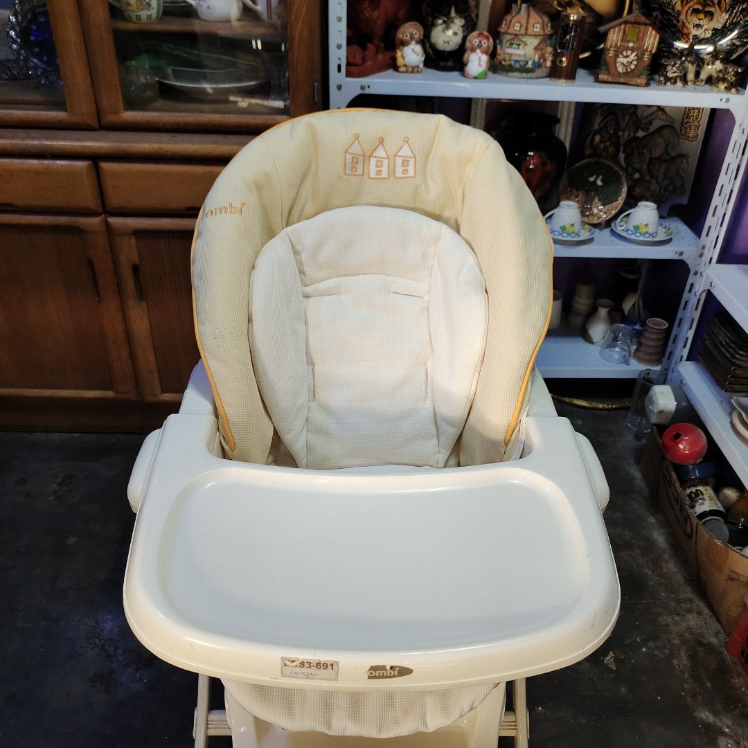 Combi Baby High Chair (Category: Baby High Chairs) located in Manila. Submitted by torresrhea23040 (Listing ID 1423496687, Image 2). Description: combi 4in1.