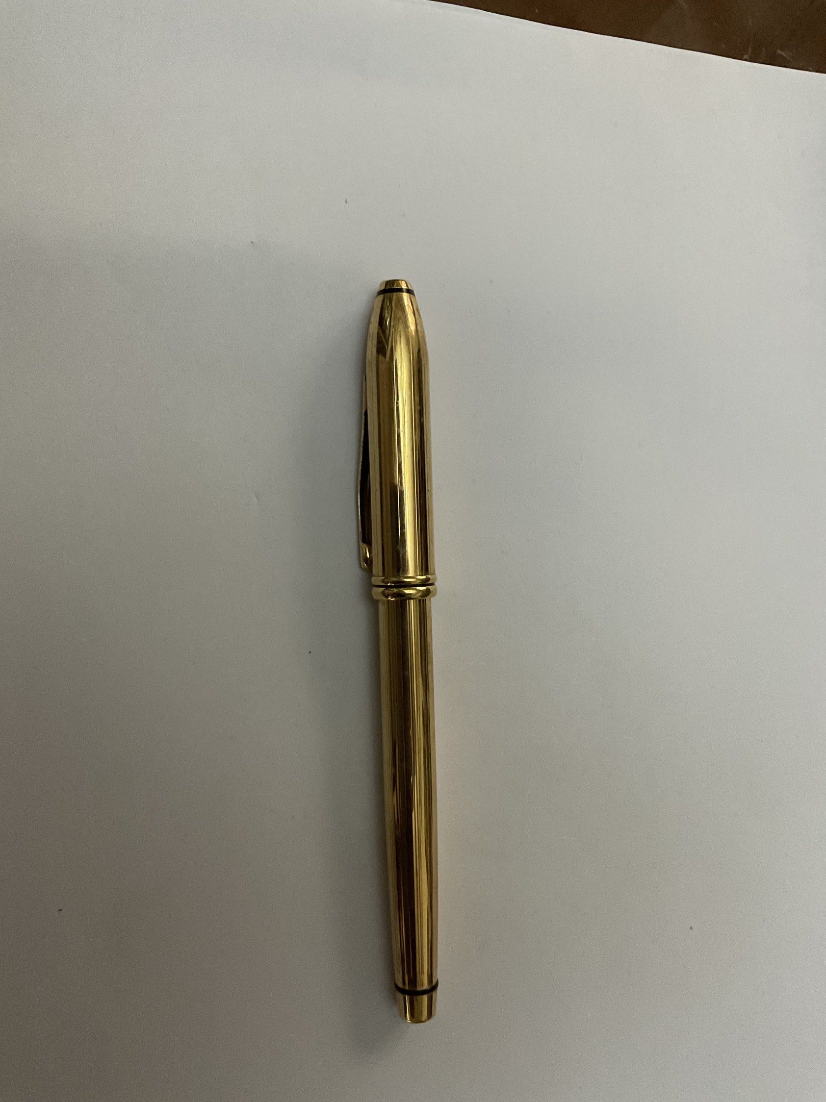 Cross Gold 18k Rollerball Pen (Category: Luxury Accessories) located in Las Pinas. Submitted by ydnam0815 (Listing ID 1423465464, Image 1). Description: Cross townsend 18k ballpoint pen No box Slightly used.