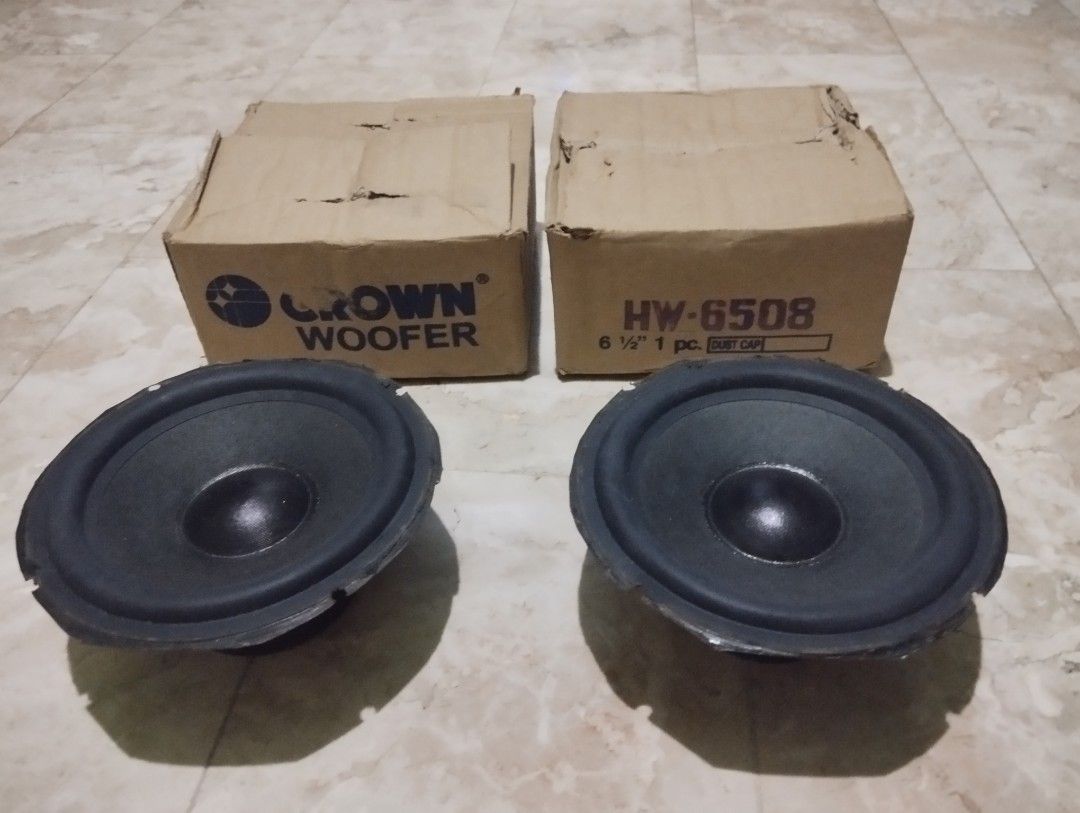 Crown HW 6505 pair modified for with frame edge (Category: Soundbars, Speakers & Amplifiers) located in Muntinlupa City. Submitted by loweebiton5412 (Listing ID 1423444463, Image 1). Description: Crown HW 6505 modified for with frame edge SELLING pair Crown HW-6505 6.5" Speaker Woofer Speaker 50 watts 8 ohms di masyado nagamit , na modify yung frame o binawasan pero di naman nadali ang tunog , maganda tumonog pamalit sa hifi speaker nyo, pang aud