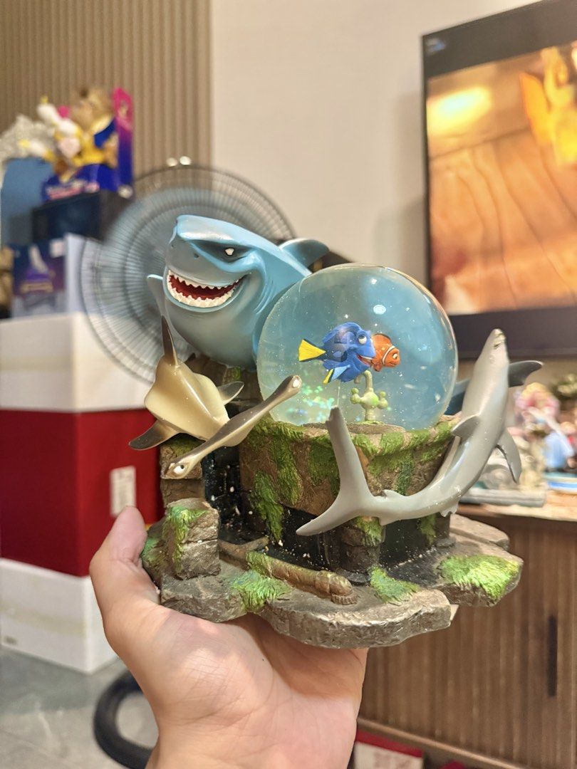 Disney Pixar Finding Nemo Snow Globe (Category: Figurines & Statues) located in Manila. Submitted by blueseamarketing (Listing ID 1423019966, Image 3). Description: .