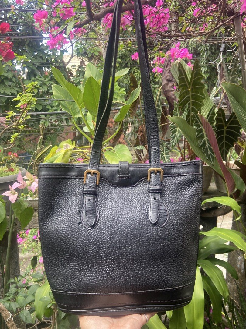 Dooney & Bourke Black Leather Tote Bag (Category: Tote Bags) located in Manila. Submitted by baglovers10 (Listing ID 1423479918, Image 2). Description: .