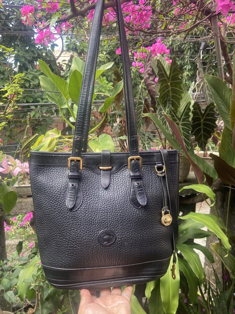 Dooney & Bourke Black Leather Tote Bag (Category: Tote Bags) located in Manila. Submitted by baglovers10 (Listing ID 1423479918, Image 1). Description: .