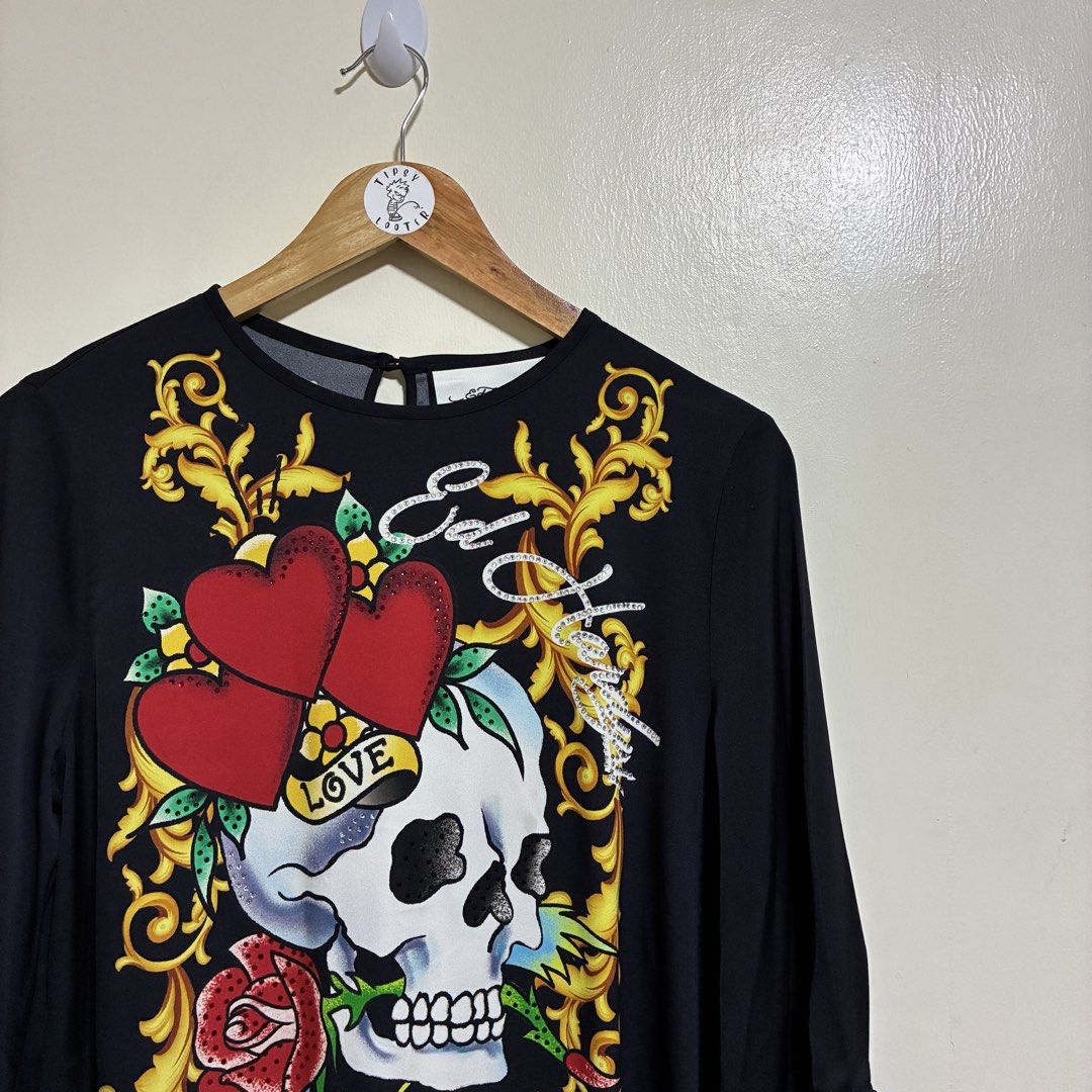 Ed Hardy Skull Print Blouse (Category: Blouses) located in Cabuyao City. Submitted by fffrag (Listing ID 1423556871, Image 2). Description: Width: 19.5" Length: 27" Sleeves: 18.5".