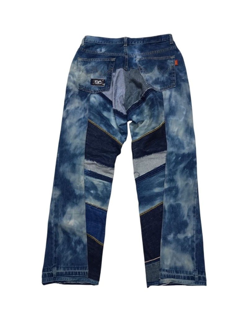 Edwin Patchwork Jeans (Category: Jeans) located in Pasir Mas. Submitted by Glory1985 (Listing ID 1423578026, Image 2). Description: - Edwin jeans -size 32 Labuh 40 - Patchwork design - Button closure and zipper - Distinctive blue wash - Kua label on back pocket - Made in USA.
