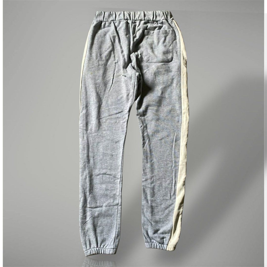 Essentials FOG Sweatpants (Category: Joggers) located in Sipalay. Submitted by ngipngipthrift (Listing ID 1421463988, Image 3). Description: Essentials FOG Sweatpants Medium W- 26 to 32 stretch L- 39 Excellent condition Issue- yellow stains Needed wash 450 + sf❗️ Pm me if interested🤝 .