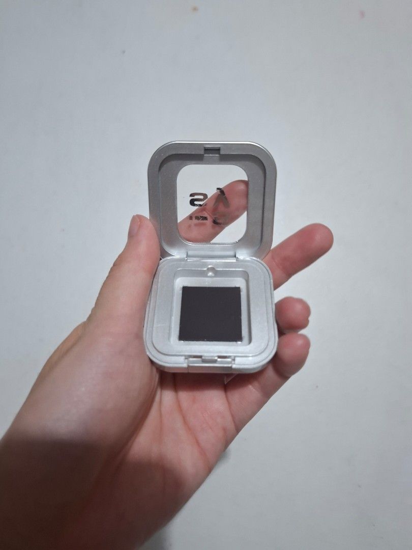 Eyeshadow case (Category: Makeup) located in Quezon City. Submitted by the-find (Listing ID 1423581977, Image 3). Description: Great condition. Free if you buy another product. .