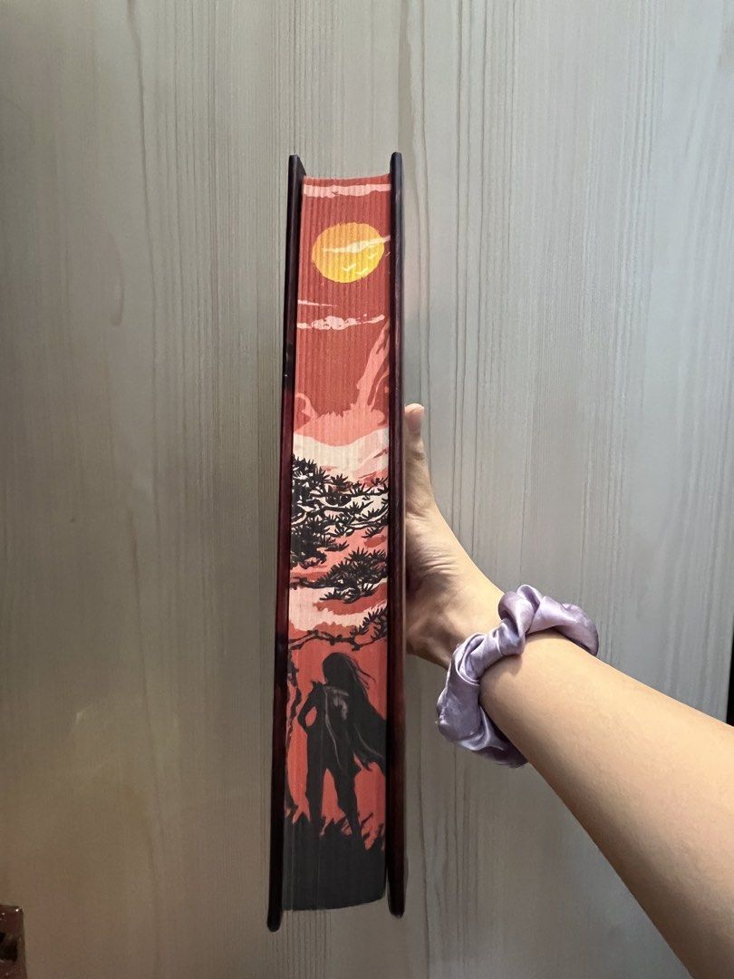 Five Broken Blades Deluxe Edition by Mai Corland (Category: Storybooks) located in Manila. Submitted by ada_25 (Listing ID 1423504851, Image 2). Description: - "Five Broken Blades" by Mai Corland - Striking red and black cover - Detailed spine illustration.