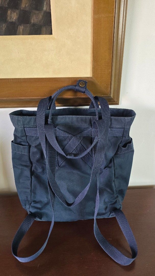 Fjallraven Kanken Totepack - Navy (Category: Tote Bags) located in Malolos. Submitted by ciantin (Listing ID 1423481279, Image 2). Description: - Authentic. Bought from official store. Can send you the screenshot of the receipt - No flaws. Used only a few times.
