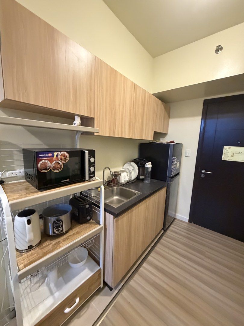 For Rent Avida Towers Vireo 2BR spacious corner unit (Category: Apartments & Condos) located in Manila. Submitted by philhouseslistings (Listing ID 1419455705, Image 2). Description: Lease Terms: 35K 2person 40K 3person • 1yrminimum contract • one (1) month security deposit and two (2) months advance payment required • Move-in ready and furnished with complete home essentials Luxury Amenities: • Swimming pools and beautifully landscaped gardens •