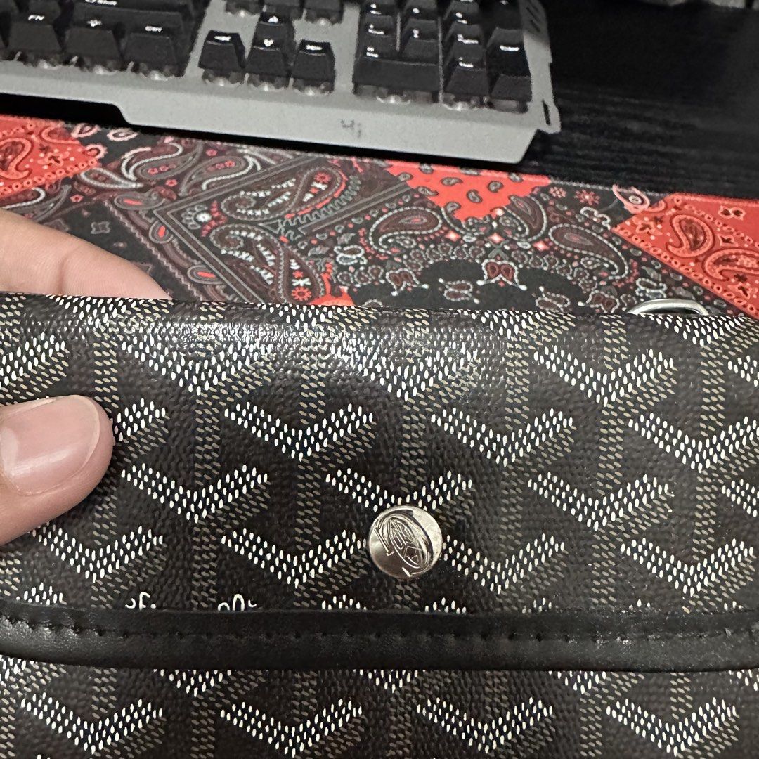 GOYARD AUTHENTIC WALLER (Category: Luxury Bags & Wallets) located in Manila. Submitted by puppyinsane (Listing ID 1423544556, Image 2). Description: GOYARD WALLET 9.5/10 CONDITION .