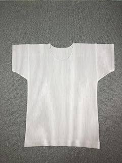 (Category: ) located in . Submitted by cozy_thrifting (Listing ID 1417700388, Image 1). Description: .
