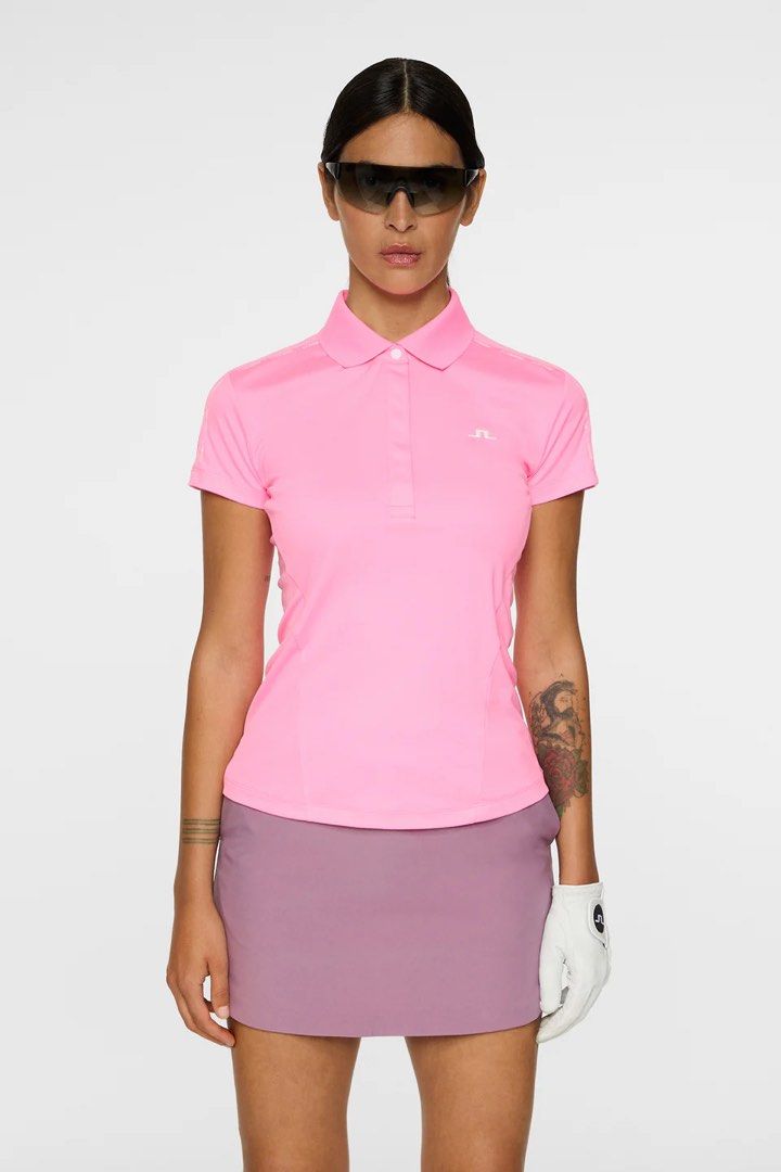 J LINDBERG POLI SHIRT (Category: Shirts) located in San Juan City. Submitted by cocobelle_fashion (Listing ID 1423519011, Image 2). Description: AUTHENTIC J LINDBERG LADIES POLI SHIRT IN LIGHT ORANGE.