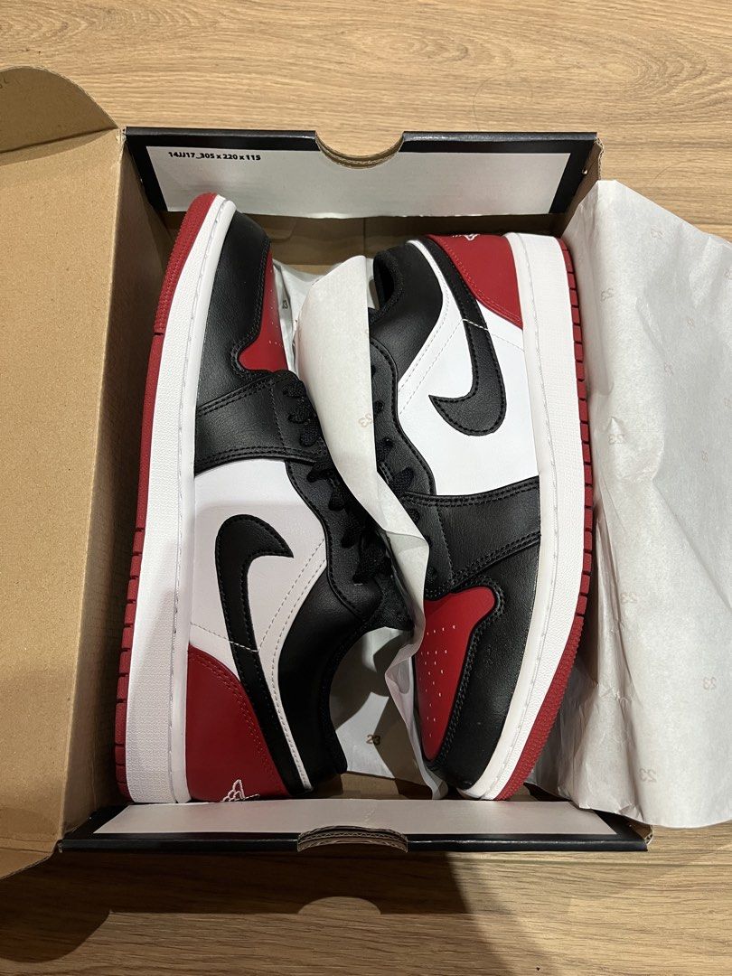 Jordan 1 Low Bredtoe (Category: Sneakers) located in Manila. Submitted by omo__ (Listing ID 1423574648, Image 1). Description: size 9.5US Brand new Authentic.