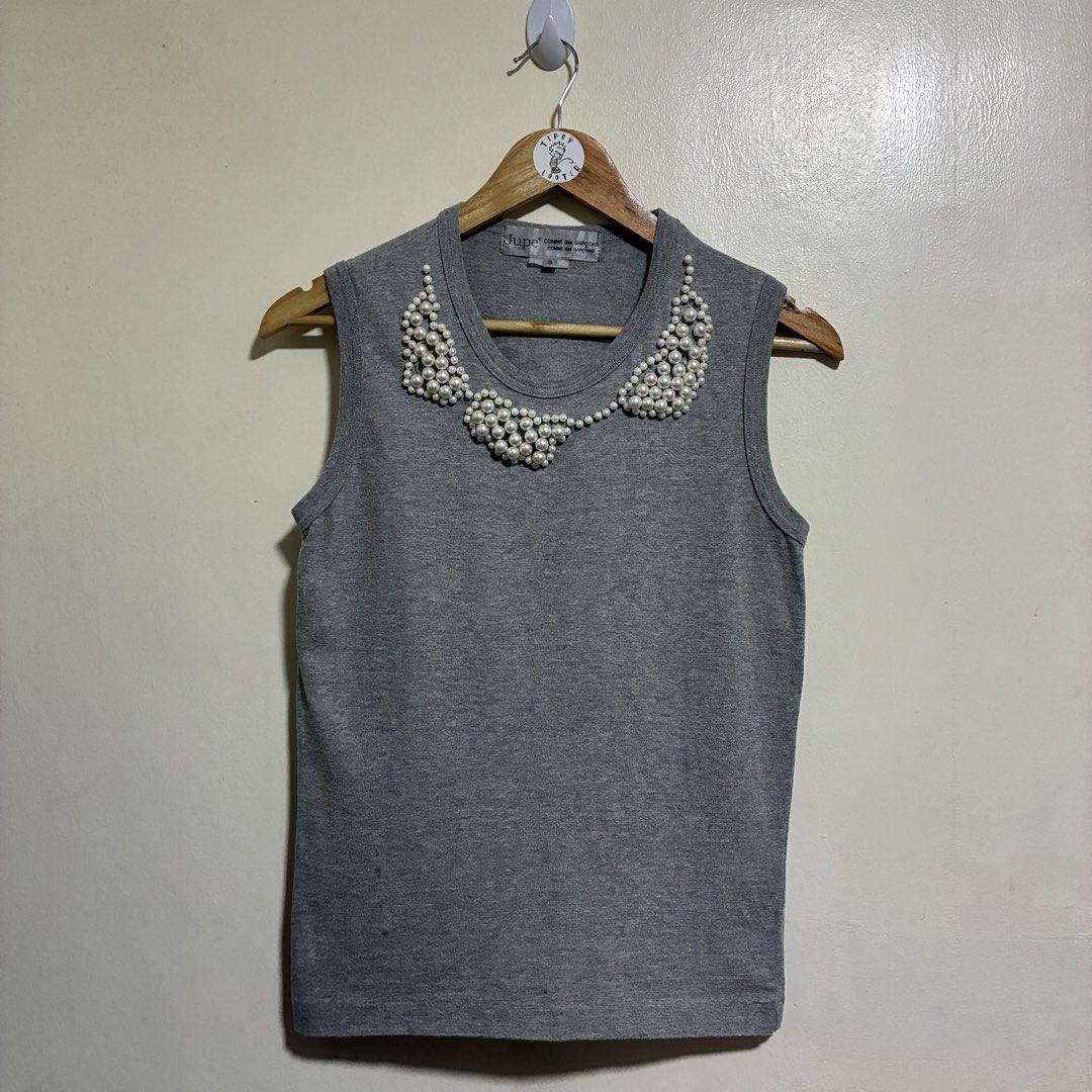 Jupe by Jackie | Comme des Garcons Tank Top (Category: Sleeveless) located in Cabuyao City. Submitted by fffrag (Listing ID 1423557708, Image 1). Description: Width: 16" Length: 23".