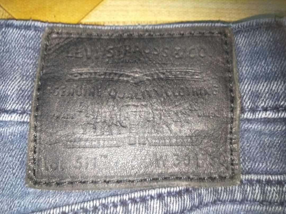 Levis 511 slim fit (Category: Jeans) located in Pila. Submitted by franklinsanity (Listing ID 1423457654, Image 3). Description: Levis 511 zipfly Size 30x30 Selvedge jeans Dm if interested.