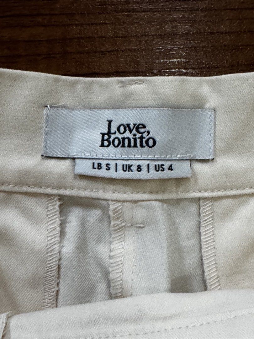 Love Bonito Off White Trousers (Category: Other Bottoms) located in Quezon City. Submitted by mkr888 (Listing ID 1423511993, Image 2). Description: Hi! Selling my Love Bonito Trousers. The buttons are somewhat overlapping. Zipper closure. It also has 2 front pockets. The color is somewhat off white-beige with a hint of yellow. Guaranteed store bought. Used only once. Still in great condition. Price is slightly negotiable:) Payment method: Gcash/M