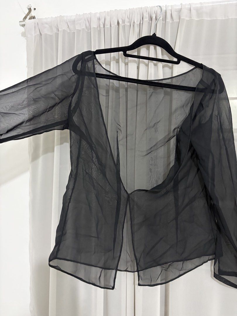 Mesh Black Long Sleeve Cover Up (Category: Longsleeves) located in Quezon City. Submitted by _shopmeg (Listing ID 1423596130, Image 2). Description: - Mesh Black Long Sleeve Cover Up - Size: S - Lightweight and breathable mesh material - Ideal for layering.