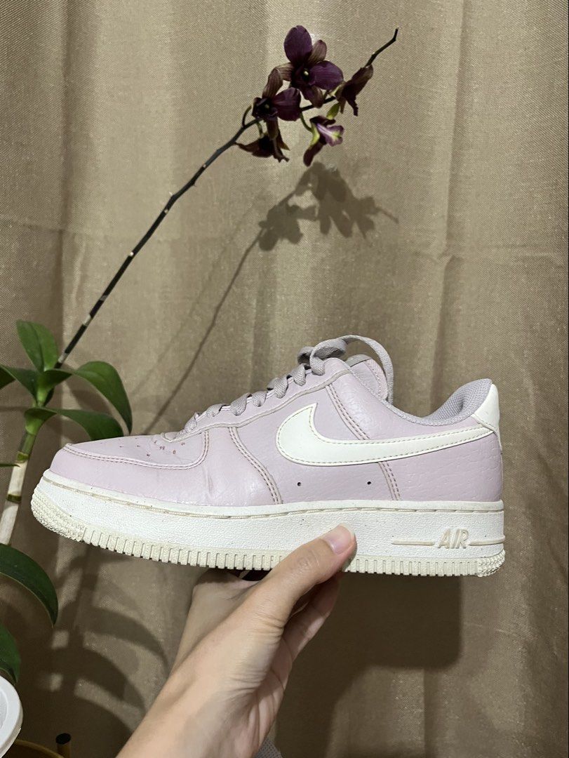 Nike Air Force (Category: Sneakers) located in Cebu City. Submitted by fdeeann (Listing ID 1374269937, Image 1). Description: ✅ Original w/ box ✅ Barely used but may need cleaning ✅ Size: US 6 ✅ ₱ 1,900 (Original Price: ₱6,195) 📍Loc: Cebu City.