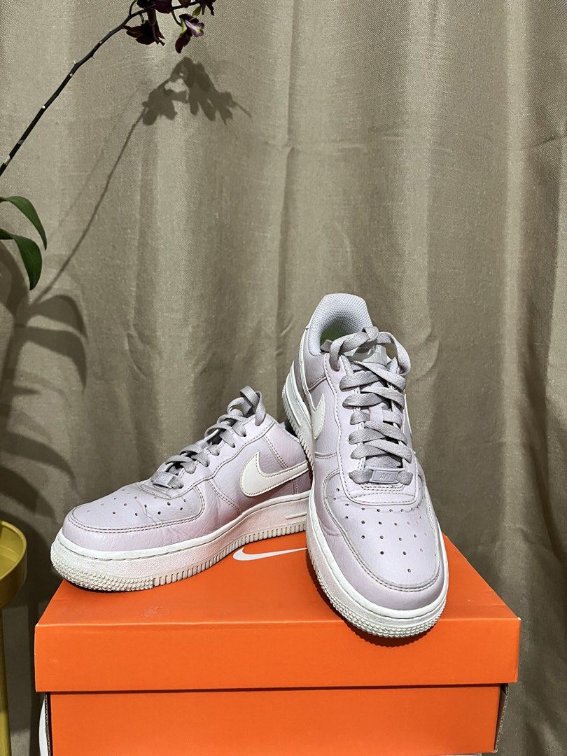 Nike Air Force (Category: Sneakers) located in Cebu City. Submitted by fdeeann (Listing ID 1374269937, Image 3). Description: ✅ Original w/ box ✅ Barely used but may need cleaning ✅ Size: US 6 ✅ ₱ 1,900 (Original Price: ₱6,195) 📍Loc: Cebu City.