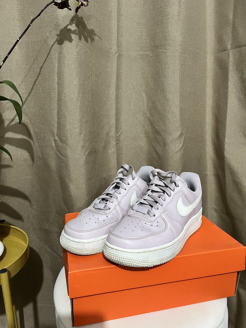 Nike Air Force (Category: Sneakers) located in Cebu City. Submitted by fdeeann (Listing ID 1374269937, Image 2). Description: ✅ Original w/ box ✅ Barely used but may need cleaning ✅ Size: US 6 ✅ ₱ 1,900 (Original Price: ₱6,195) 📍Loc: Cebu City.