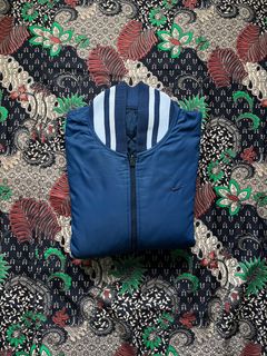 (Category: ) located in . Submitted by dotgarment (Listing ID 1423471938, Image 1). Description: .