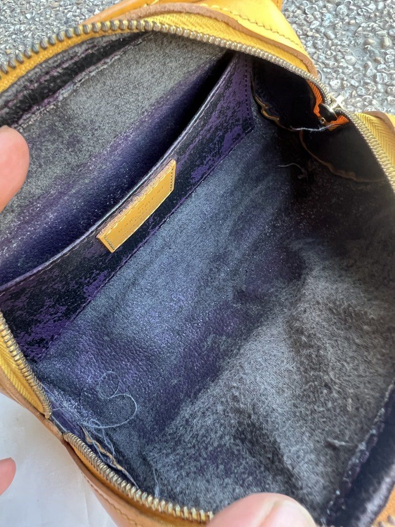 pouch lv epi (Category: Luxury Bags & Wallets) located in Bauang. Submitted by rjae07 (Listing ID 1423553055, Image 3). Description: pouc epi rank a pa labas rank b loob no inclusion.