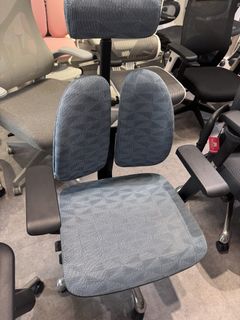 （分類：）位於 。 由 Chairshop622 提交（商品編號 1423481762，圖片 1）。簡介： 。