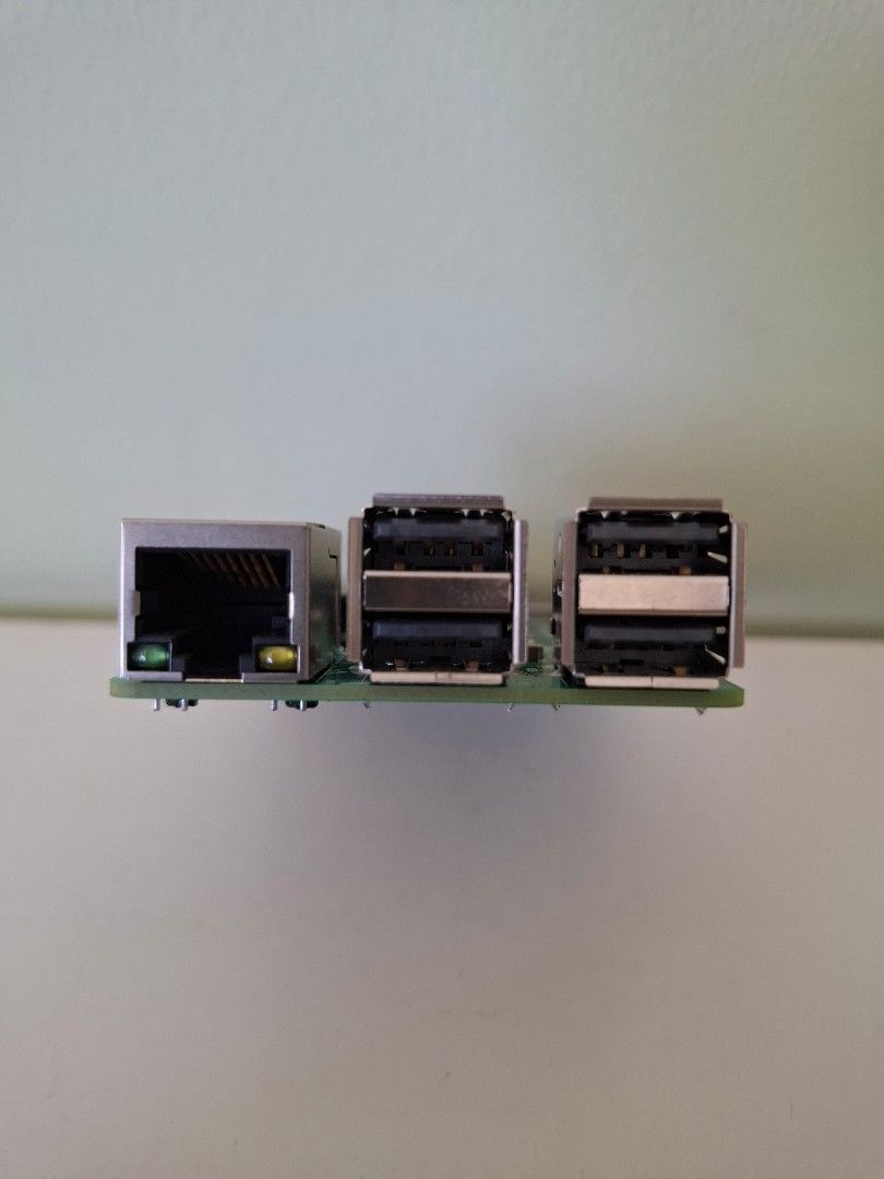 Raspberry Pi 3 Model B+ 1GB LPDDR2  SDRAM65606012028545114