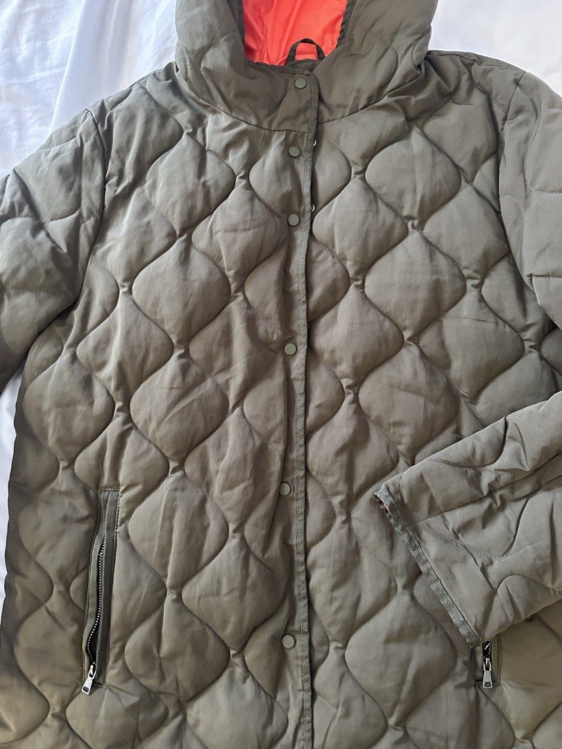 Quilted Jacket with Hood (Category: Coats, Jackets and Outerwear) located in Tabuk. Submitted by classicseconds (Listing ID 1423455506, Image 3). Description: Pit to pit - 21.5in Length - 27in.