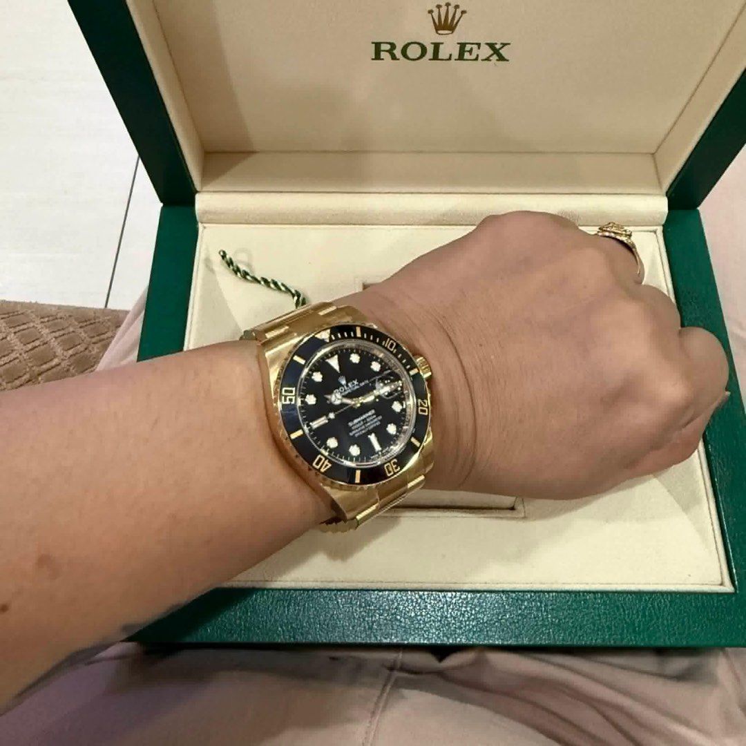 Rolex Submariner Full Yellow gold 41mm (Category: Luxury Watches) located in Makati City. Submitted by _aczhcny (Listing ID 1423574470, Image 3). Description: Rolex Submariner Full Yellow gold 41mm Purchase Date 2024 126618LN 9.9/10 condition Complete set Open for authentication *sinukat lang 2.350m.