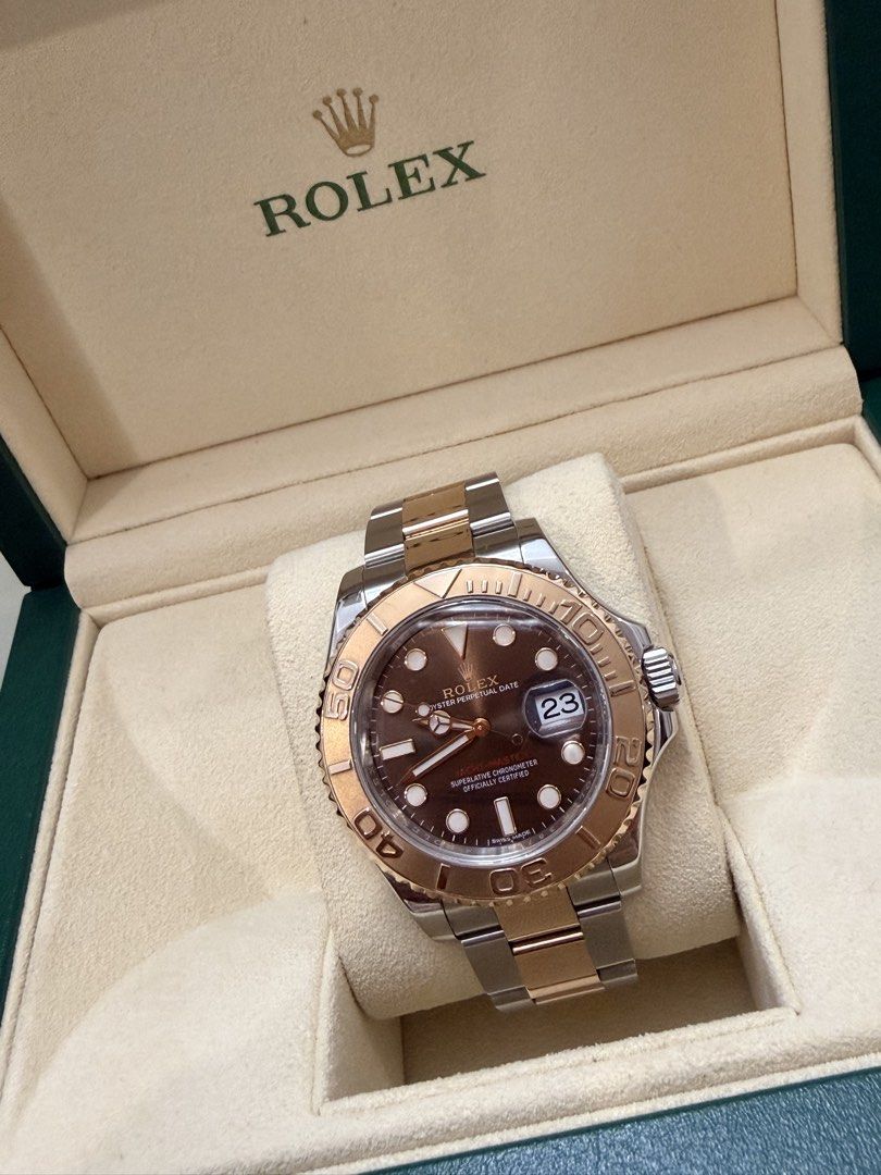 Rolex YachtMaster Rose Gold Choco 40mm (Category: Luxury Watches) located in Malabon City. Submitted by rars3 (Listing ID 1423596148, Image 2). Description: Rolex Yachtmaster Chocolate dial Ref. 116621 40mm 2019 Two tone rose gold Original Box and R&R authentication 9.5 links.