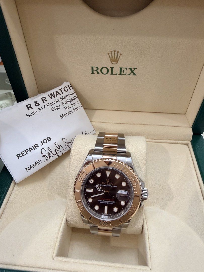 Rolex YachtMaster Rose Gold Choco 40mm (Category: Luxury Watches) located in Malabon City. Submitted by rars3 (Listing ID 1423596148, Image 3). Description: Rolex Yachtmaster Chocolate dial Ref. 116621 40mm 2019 Two tone rose gold Original Box and R&R authentication 9.5 links.