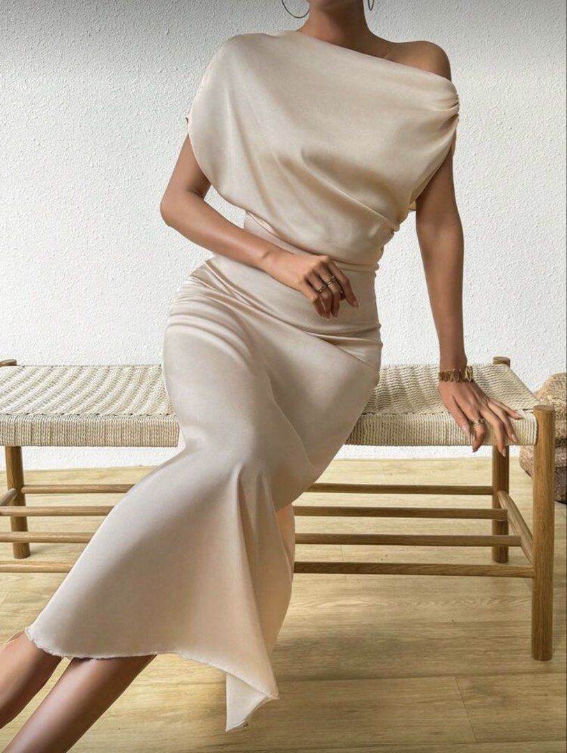 Satin Off-Shoulder Midi Dress (Category: Dresses) located in Muntinlupa City. Submitted by rinrinzzz (Listing ID 1423519443, Image 2). Description: - Satin midi dress - Used once for a wedding - No damages & really good condition - Can Rent or Buy :).