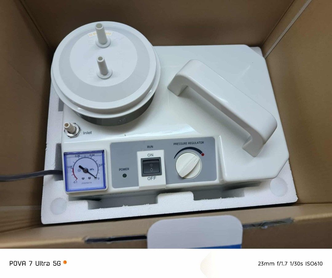 Suction machine (Category: Medical Supplies & Tools) located in Manila. Submitted by atarah1225 (Listing ID 1423520908, Image 3). Description: .