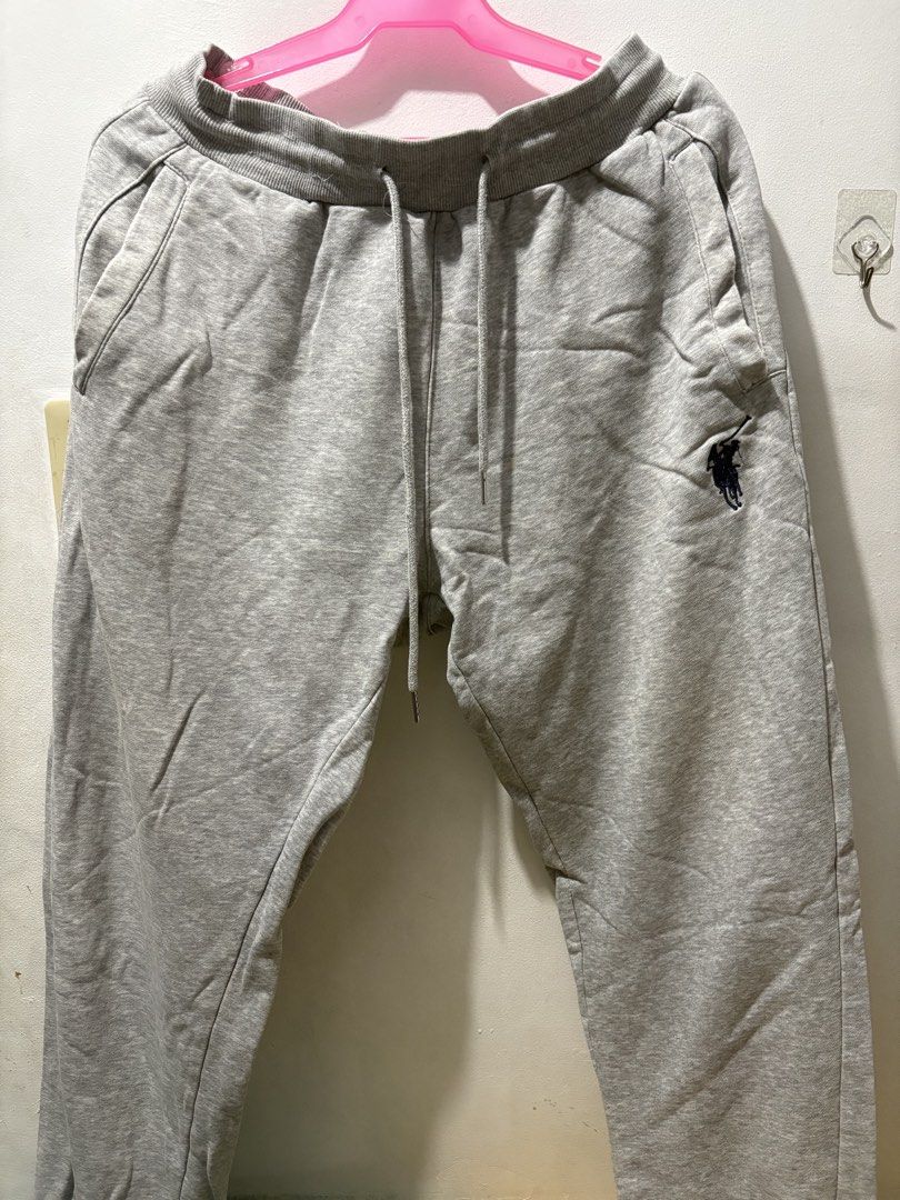 Sweatpants Bundle (Category: Joggers) located in Mandaluyong City. Submitted by annk_stuffs (Listing ID 1423498046, Image 1). Description: Bundle set 2xl as per tags With minimal lints (NB) Best fit large (or medium-loose fit).