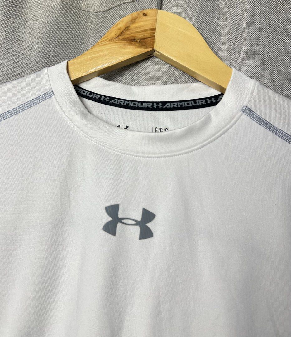 Under armour compressuion (Category: Activewear) located in Liliw. Submitted by luxfinds2019 (Listing ID 1423582474, Image 3). Description: UA compression longsleeve! 399 shipped White Fits medium 19by28 Asnew 💯 No issue Loc laguna Pm.