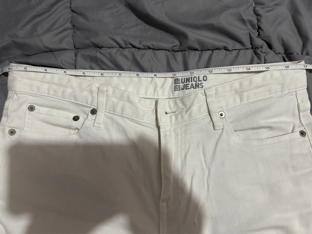 Uniqlo Distressed Jeans White (Category: Jeans) located in Cavite. Submitted by beeminees (Listing ID 1423438657, Image 3). Description: Uniqlo Distressed Jeans White - waist 17 inches across - crotch 12.5 inches - length 33 inches - leg hole 6.5 inches.