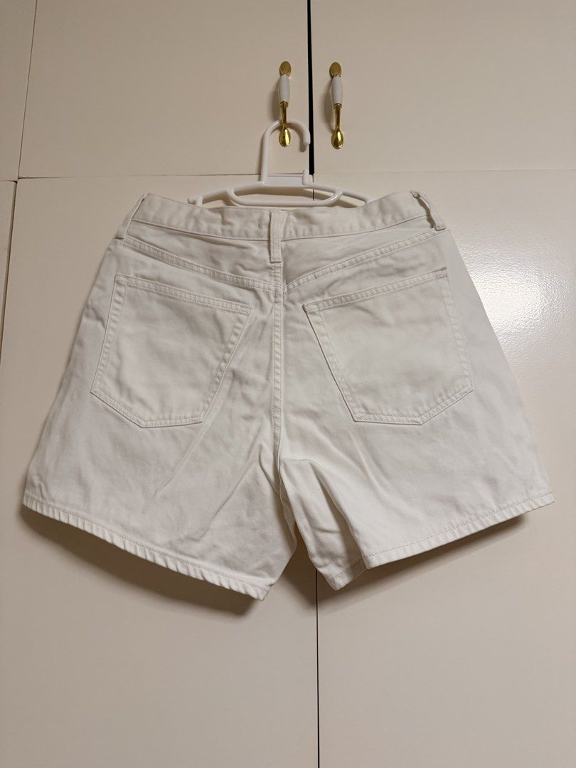 Uniqlo White Denim Shorts (Category: Shorts) located in San Fernando. Submitted by ms.mlscloset (Listing ID 1423455072, Image 2). Description: •Purchased in Uniqlo Store SM City Pampanga •Worn trice •No damage or discoloration •Size: Medium (27) •Color: White.