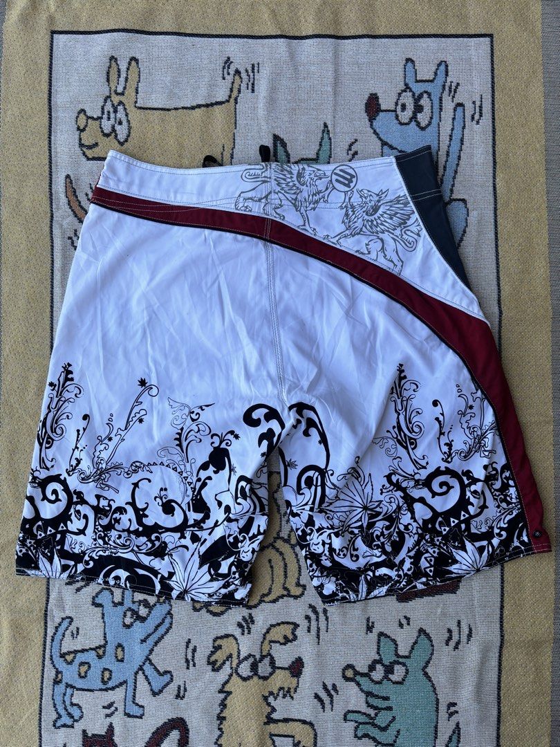 Vintage brody Boardshort (Category: Swim Trunks & Board Shorts) located in Urdaneta. Submitted by dreydilan (Listing ID 1423479324, Image 2). Description: 34x23x12 Minir stains.