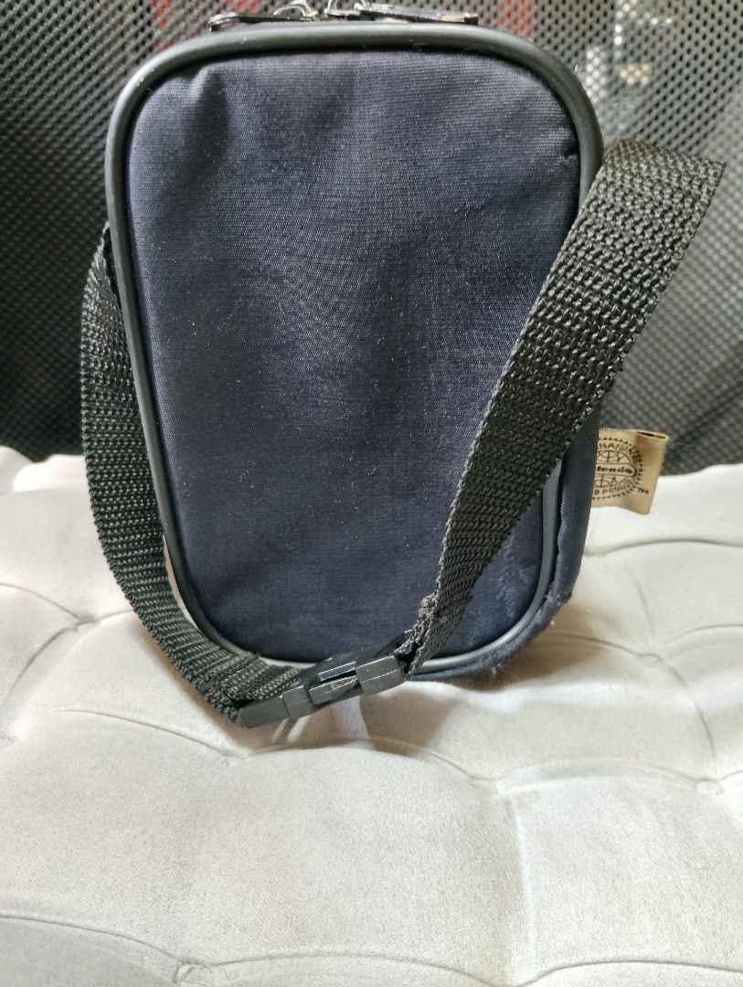 vintage gameboy coverbag (Category: Cases & Covers) located in Manila. Submitted by boyhet.thrift15 (Listing ID 1423502129, Image 2). Description: vintage nintendo gameboy (color/advance) cover bag selling 1k.