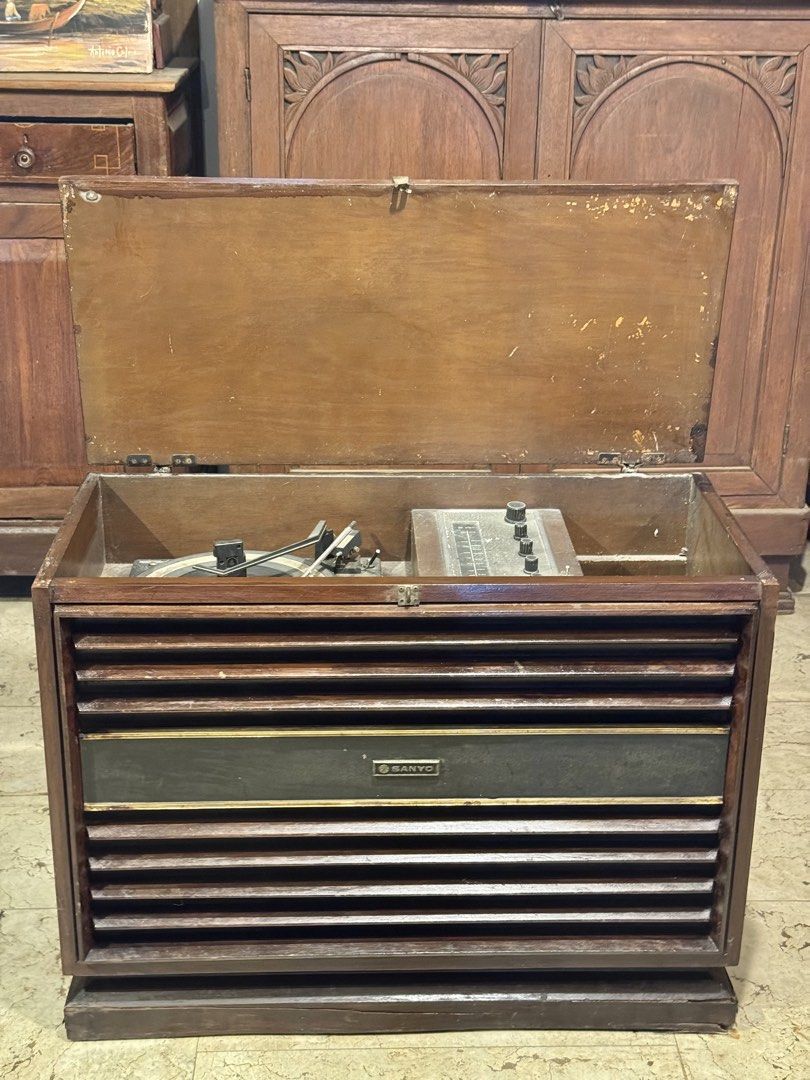 Vintage Sanyo Console Radiogram Record Player (Category: Portable Music Players) located in Manila. Submitted by sinaunang_gamit (Listing ID 1423438164, Image 3). Description: Vintage Sanyo Console Radiogram Record Player Not working condition for display only ₱5k.