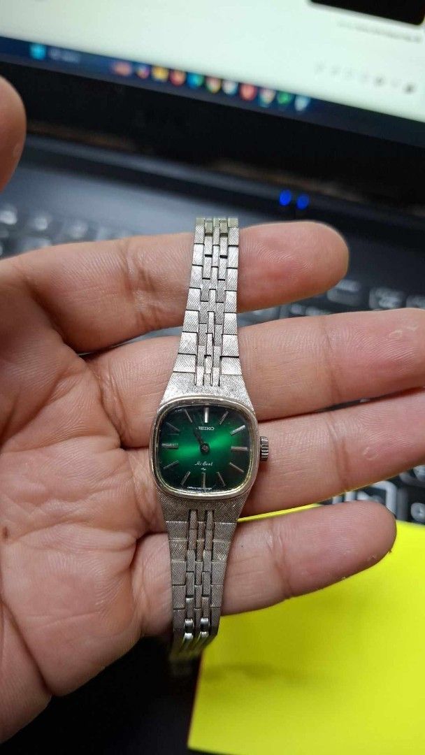 Vintage Seiko watch (Category: Luxury Watches) located in Manila. Submitted by javelin0326757 (Listing ID 1423588701, Image 1). Description: original vintage japan preloved item.