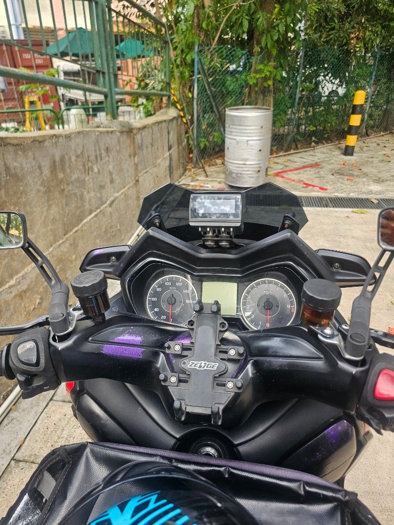 Xmax V1 (Category: Class 2A) located in Singapore. Submitted by mdizzuddin (Listing ID 1423567006, Image 2). Description: - Yamaha Xmax V1 scooter - Profender suspension included - Included top box for extra storage - RCB Masterpump - COE Aug 2029 - Nego .