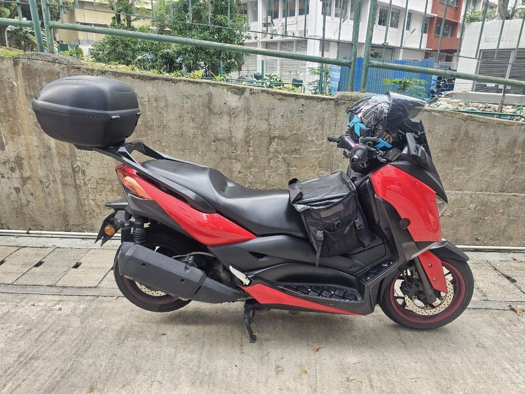 Xmax V1 (Category: Class 2A) located in Singapore. Submitted by mdizzuddin (Listing ID 1423567006, Image 1). Description: - Yamaha Xmax V1 scooter - Profender suspension included - Included top box for extra storage - RCB Masterpump - COE Aug 2029 - Nego .