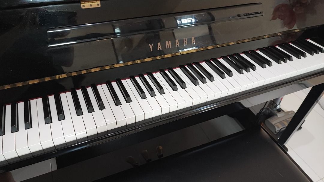 Yamaha M112T Upright Piano - Made in Japan, Hobbies & Toys, Musical ...